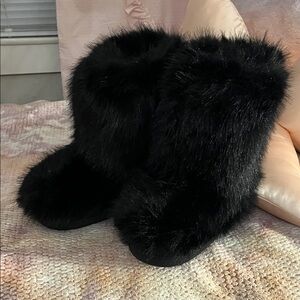 AKIRA Black Faux Fur Winter Boots